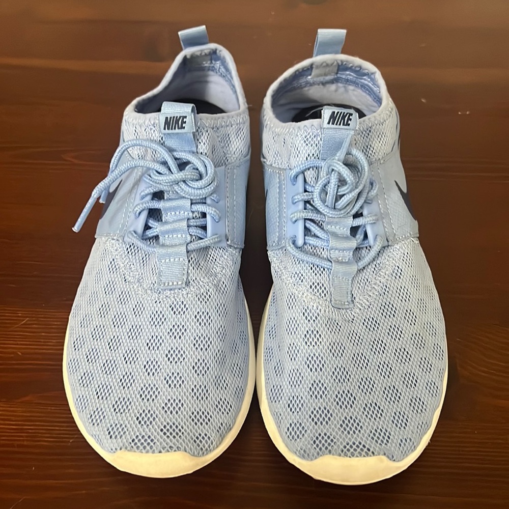 Nike Sneakers Size 8